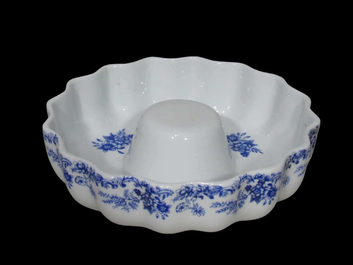 forma para bolo em PORCELANA REAL CALORAMA