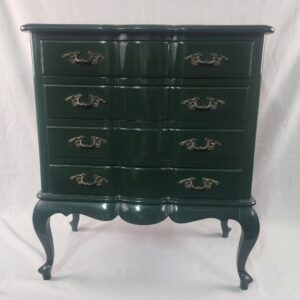 Cômoda em madeira estilo Queen Anne, Laqueada em verde