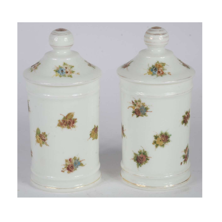 Par de potes de opalina branca