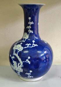 VASO oriental em porcelana no tom azul 2