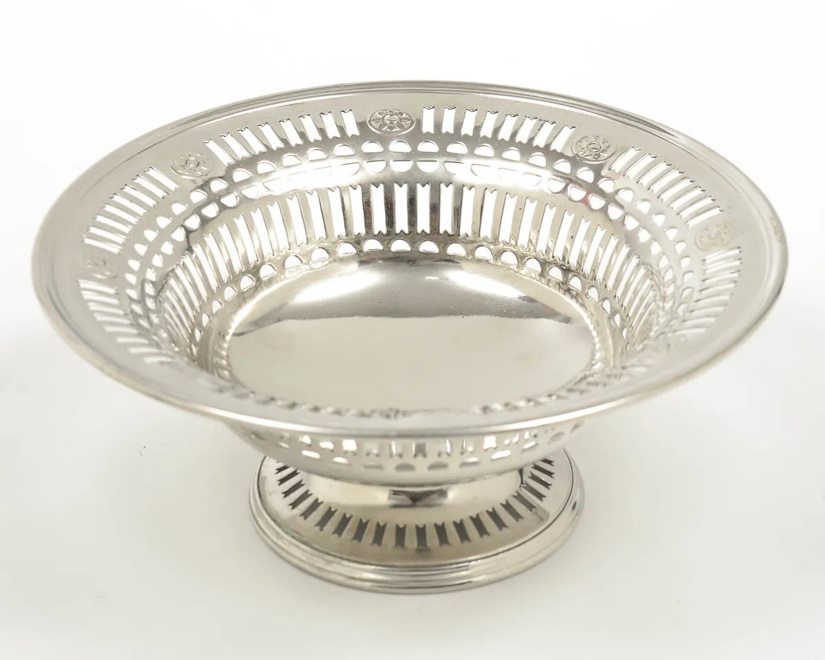 Fruteira ou porta objetos em metal platinado. - Imagem 4