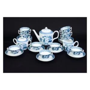 Conjunto de chá em porcelana portuguesa Vista Alegre.