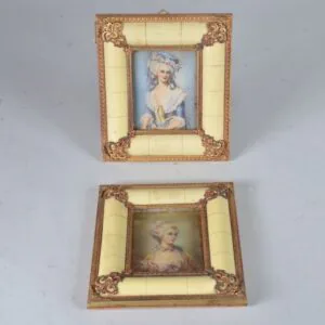 dois-quadros-miniaturas-ou-porta-retratos-com-bordas-em-marfim